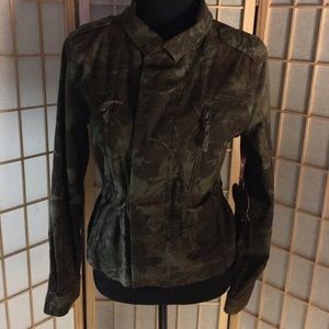 Vera Wang- princess jacket, drawstring waist.🌹